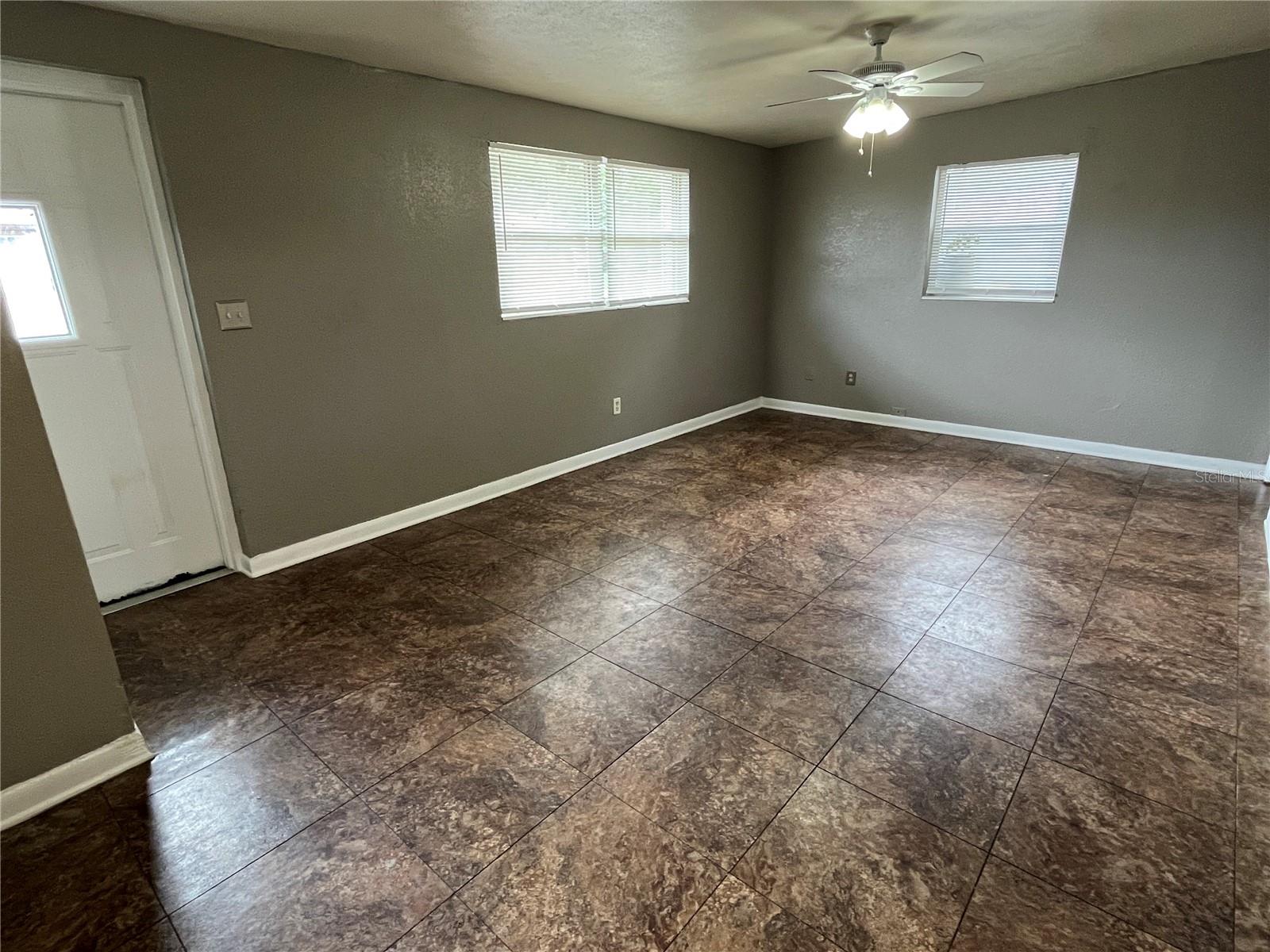 2600 TRINITY CIR NW #C — photo 2