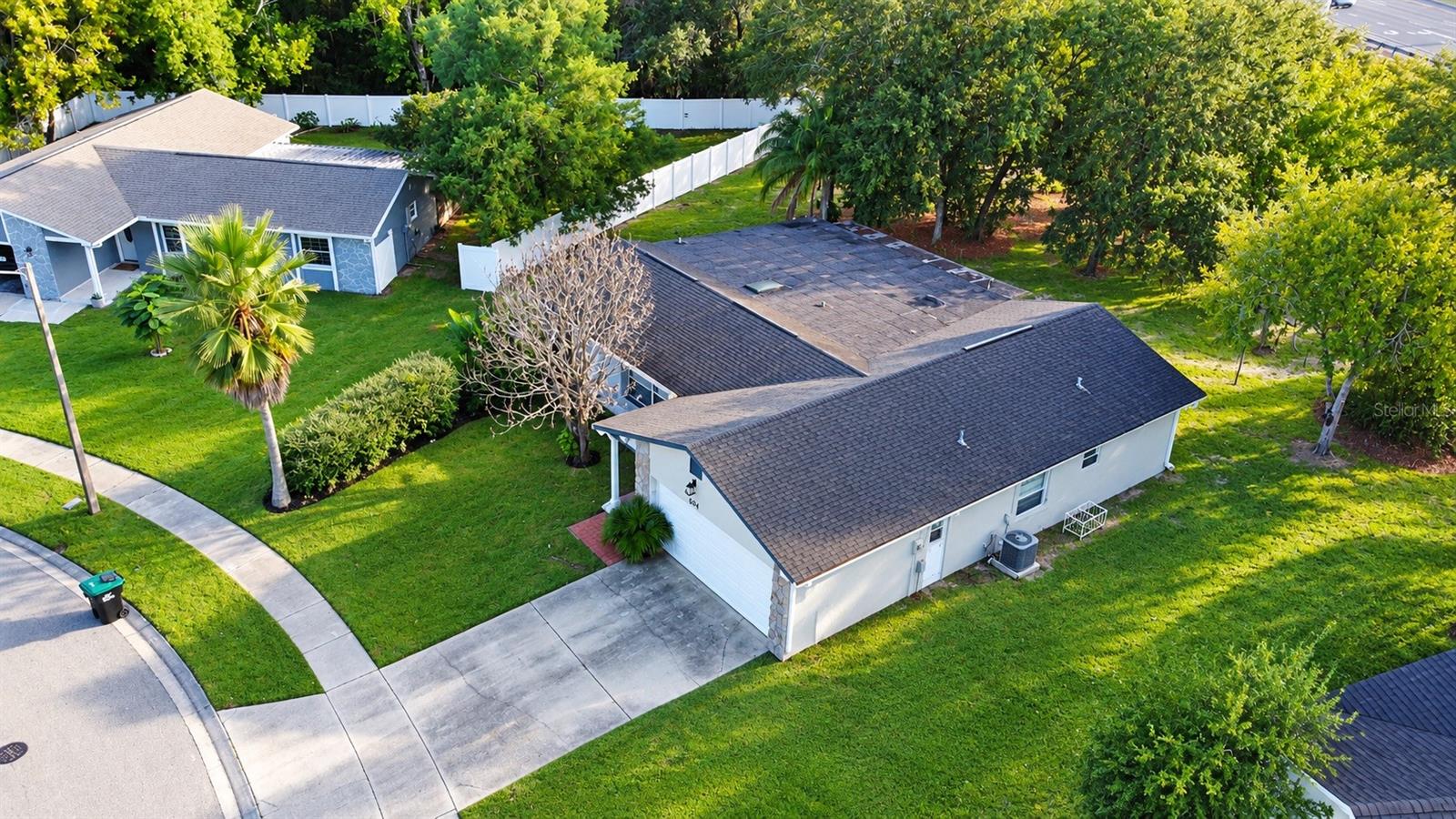 604 RIVERWOODS CIR — photo 4