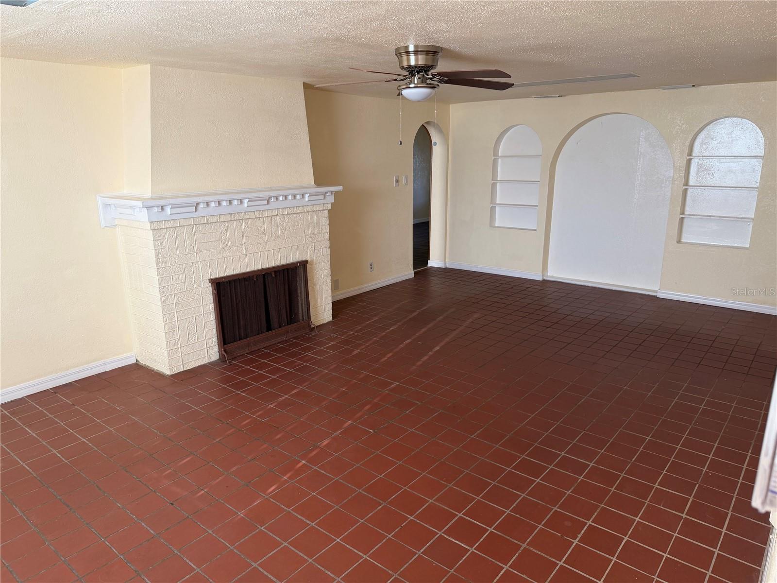 216 DESOTO RD — photo 2