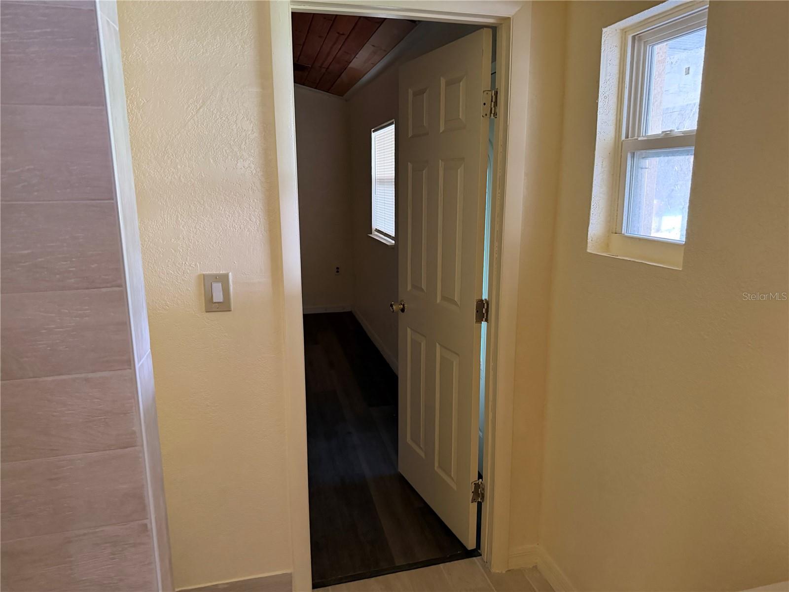 216 DESOTO RD — photo 4