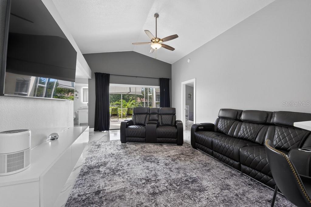1802 WAKEFIELD DR — photo 16