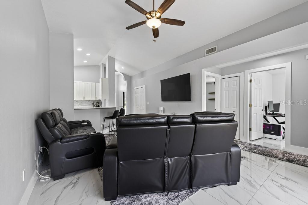 1802 WAKEFIELD DR — photo 21