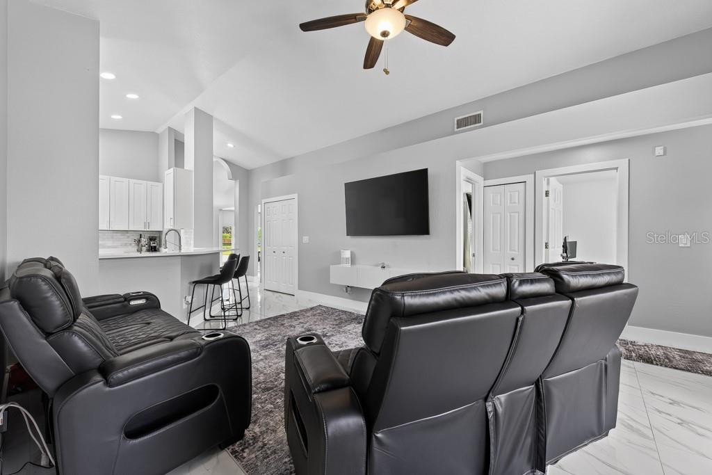 1802 WAKEFIELD DR — photo 22