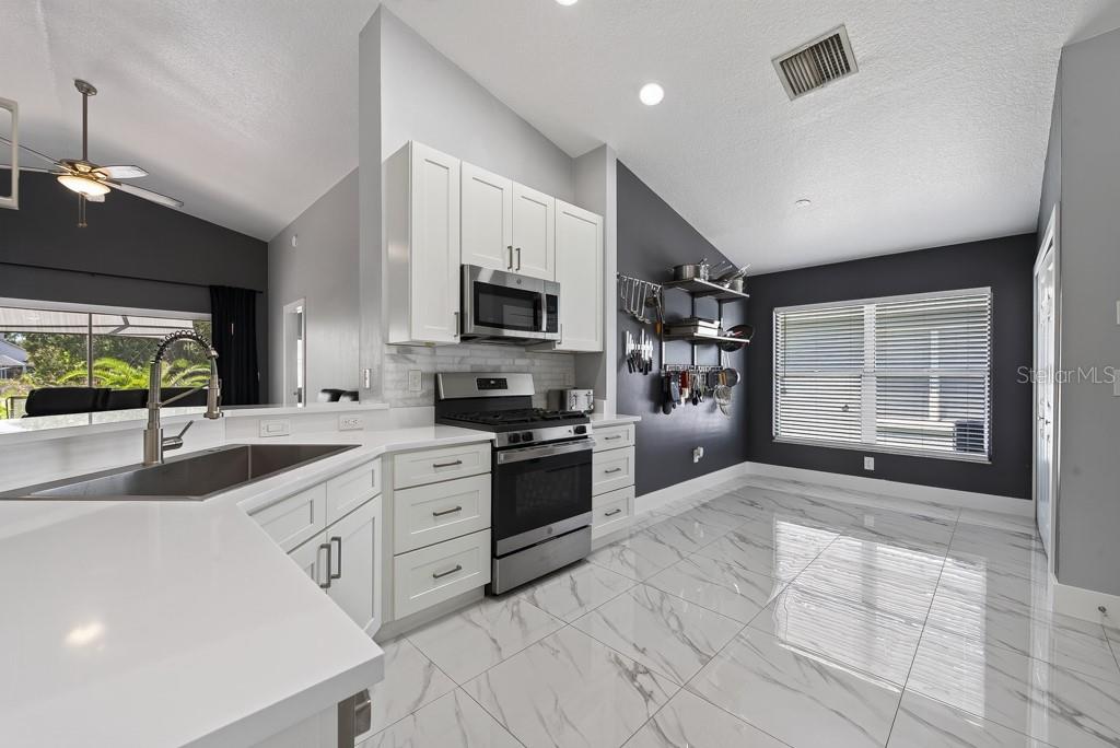 1802 WAKEFIELD DR — photo 26