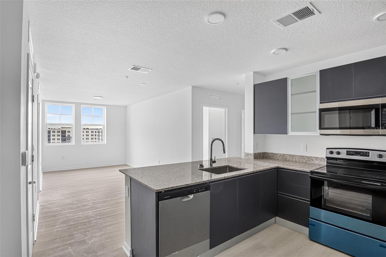 5563 MILLENIA PARK BLVD #503 — photo 2