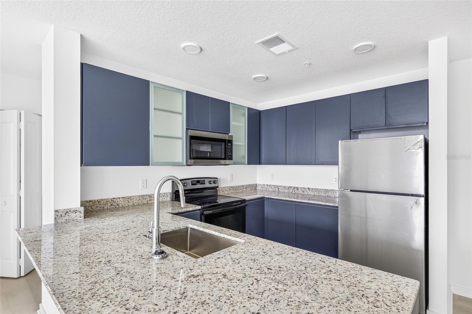 5563 MILLENIA PARK BLVD #503 — photo 3
