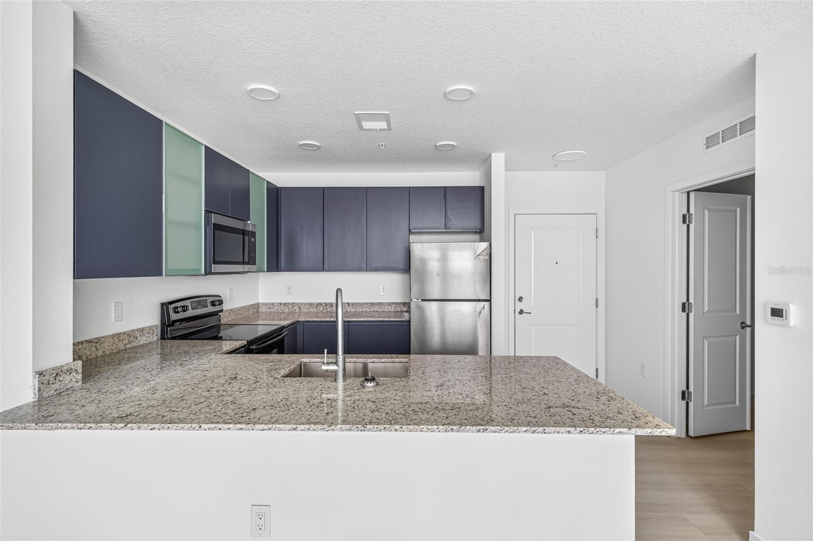 5563 MILLENIA PARK BLVD #503 — photo 4