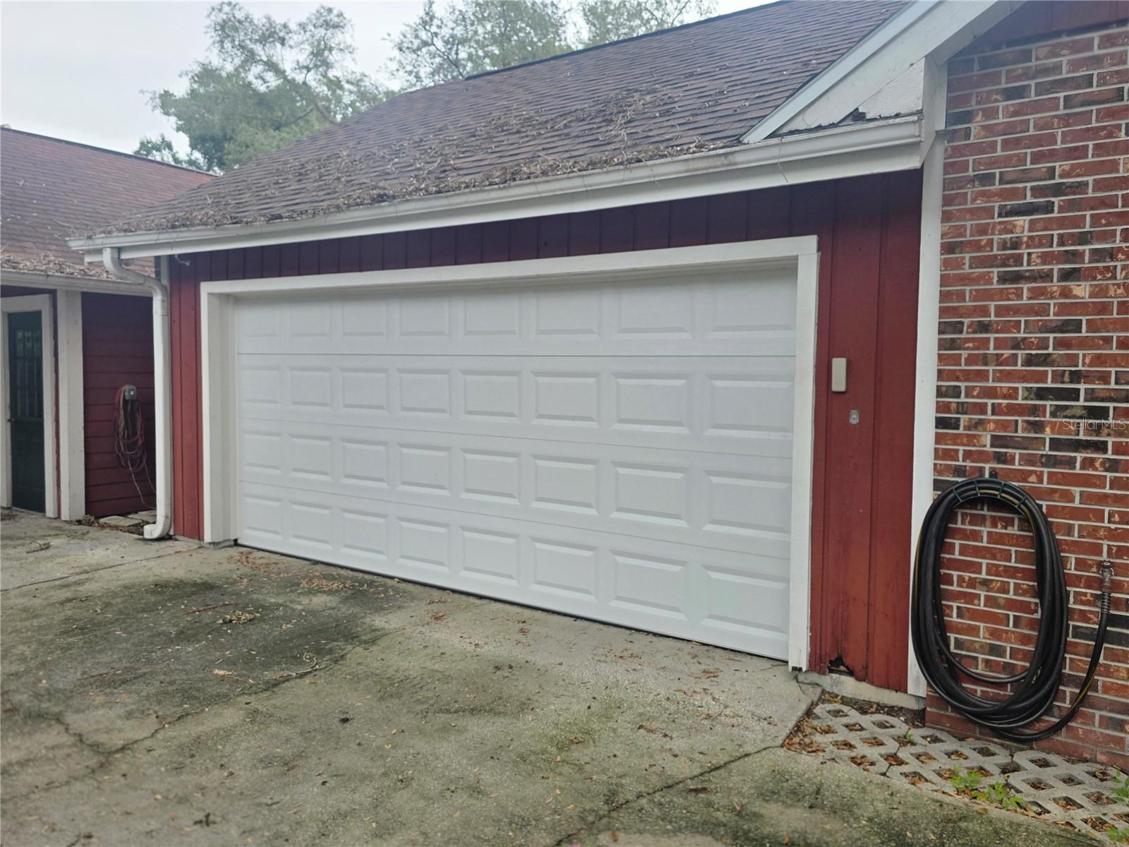 2219 SHADEHILL CT — photo 2