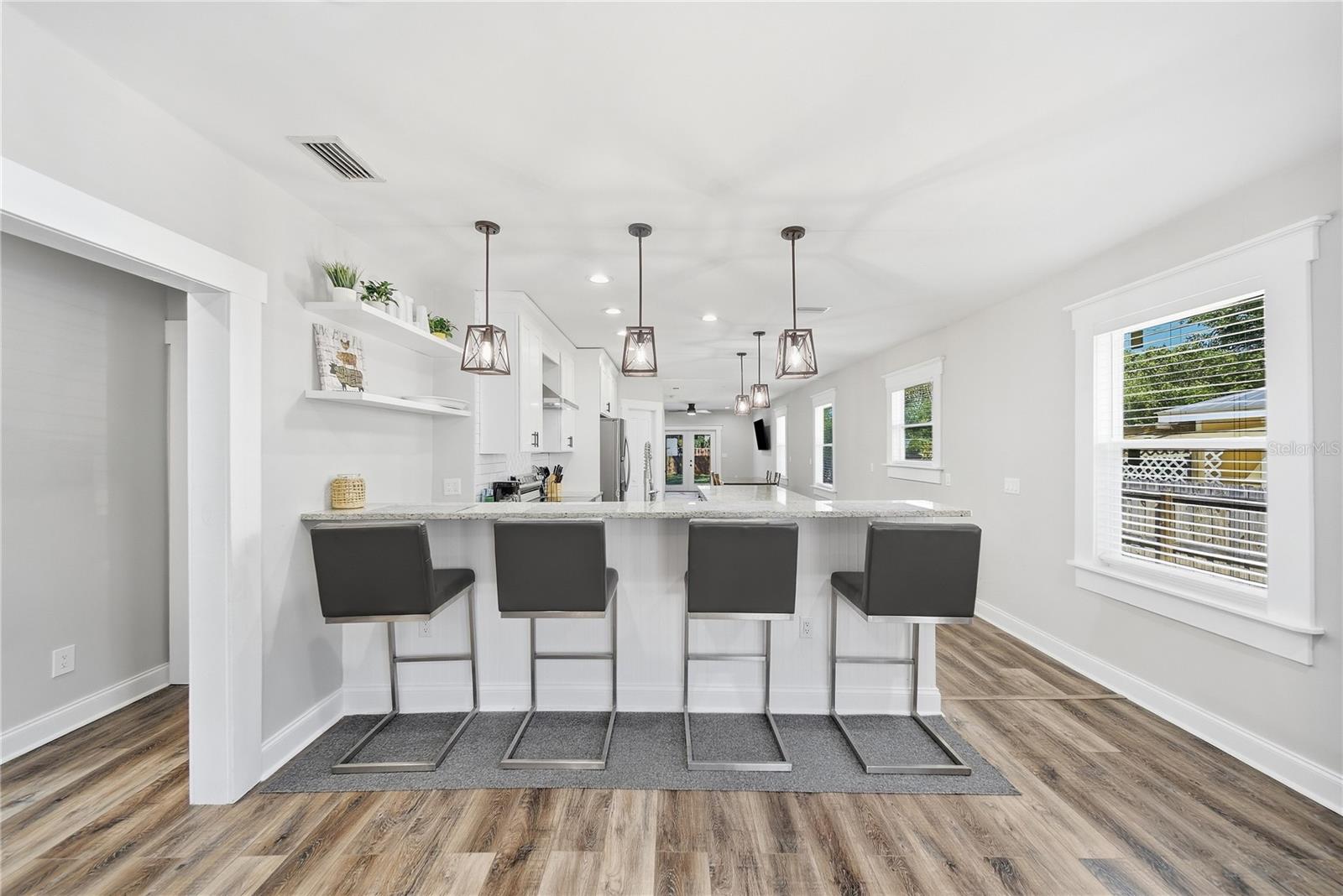 2910 N OLA AVE — photo 14