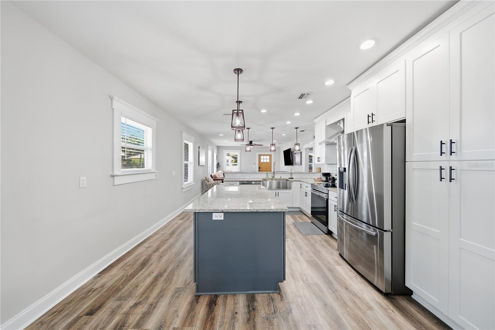 2910 N OLA AVE — photo 17