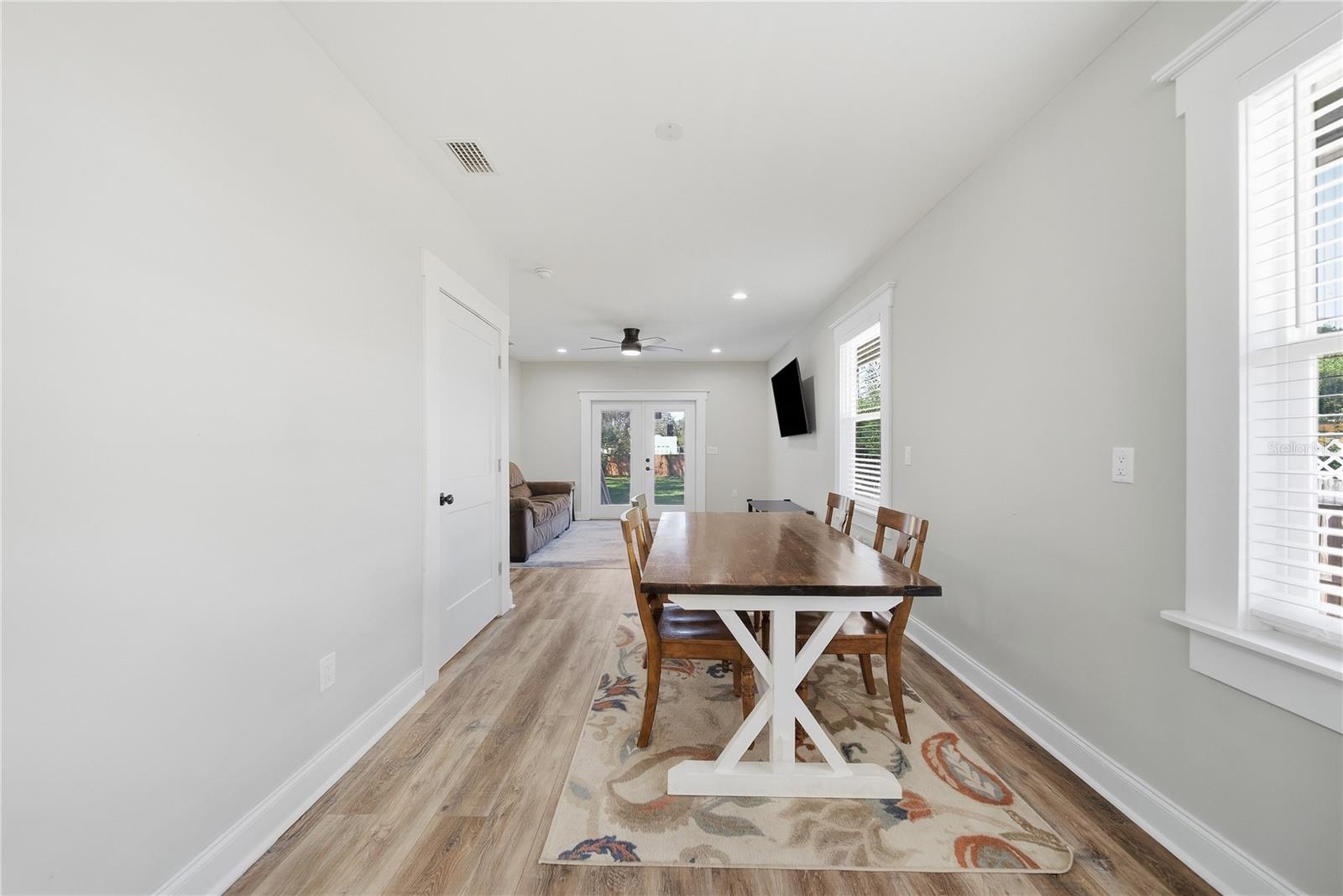 2910 N OLA AVE — photo 20
