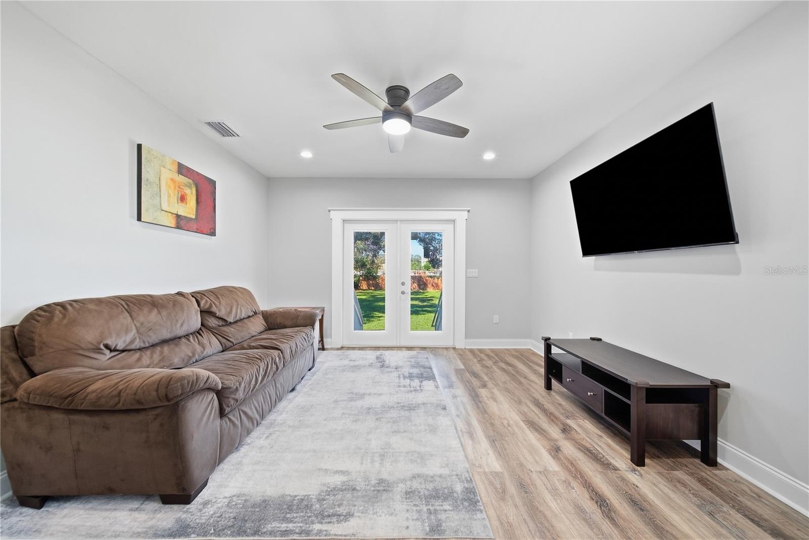 2910 N OLA AVE — photo 21