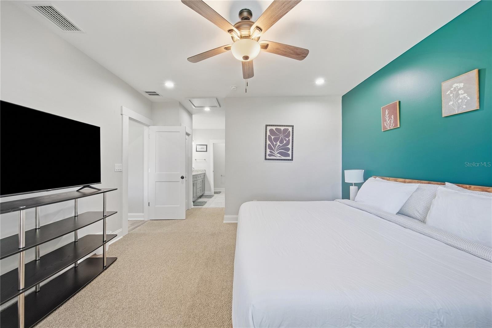 2910 N OLA AVE — photo 24