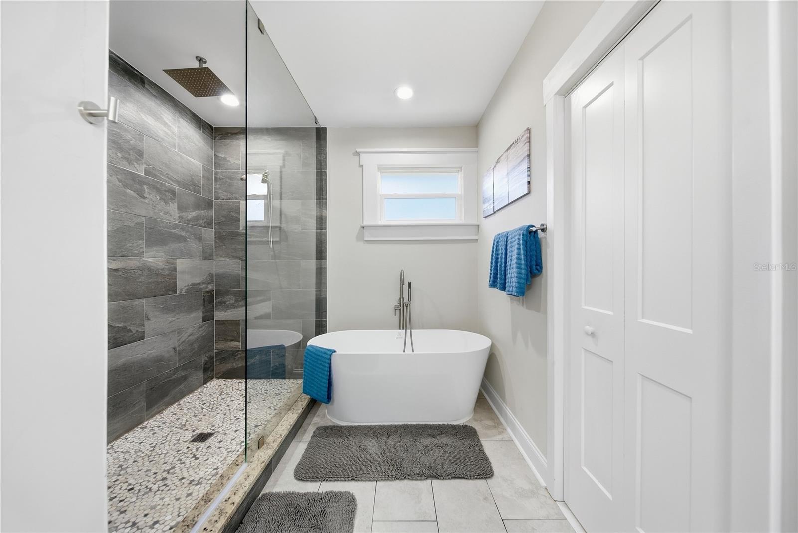 2910 N OLA AVE — photo 27