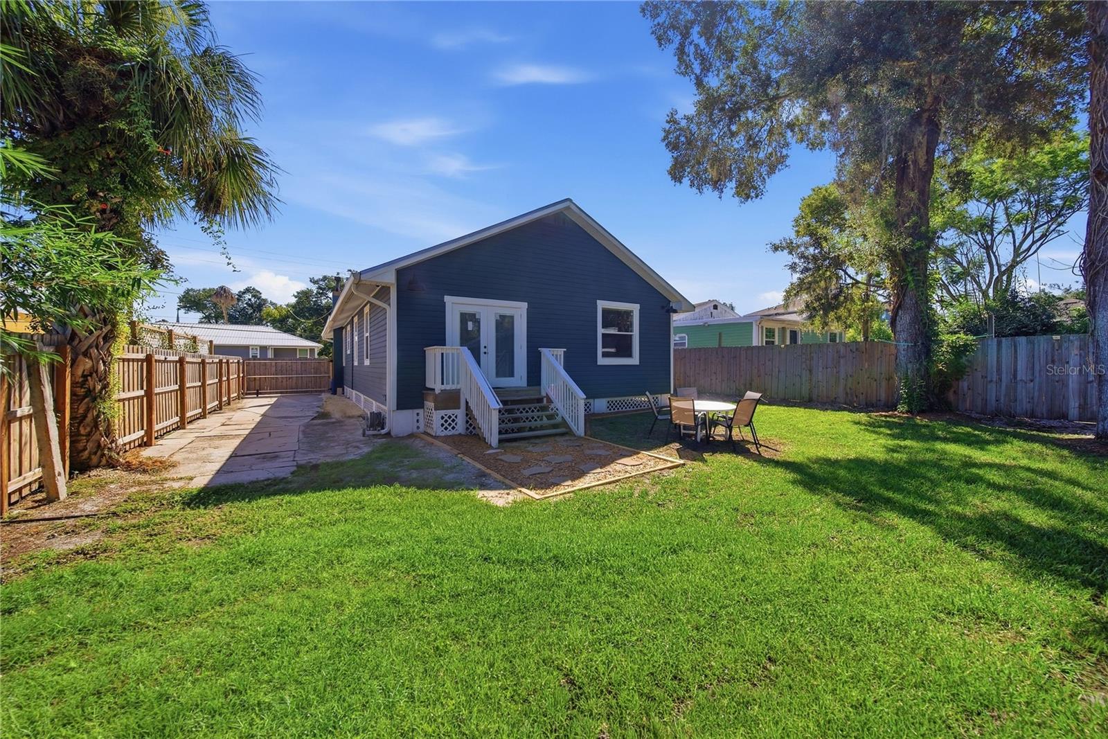 2910 N OLA AVE — photo 32