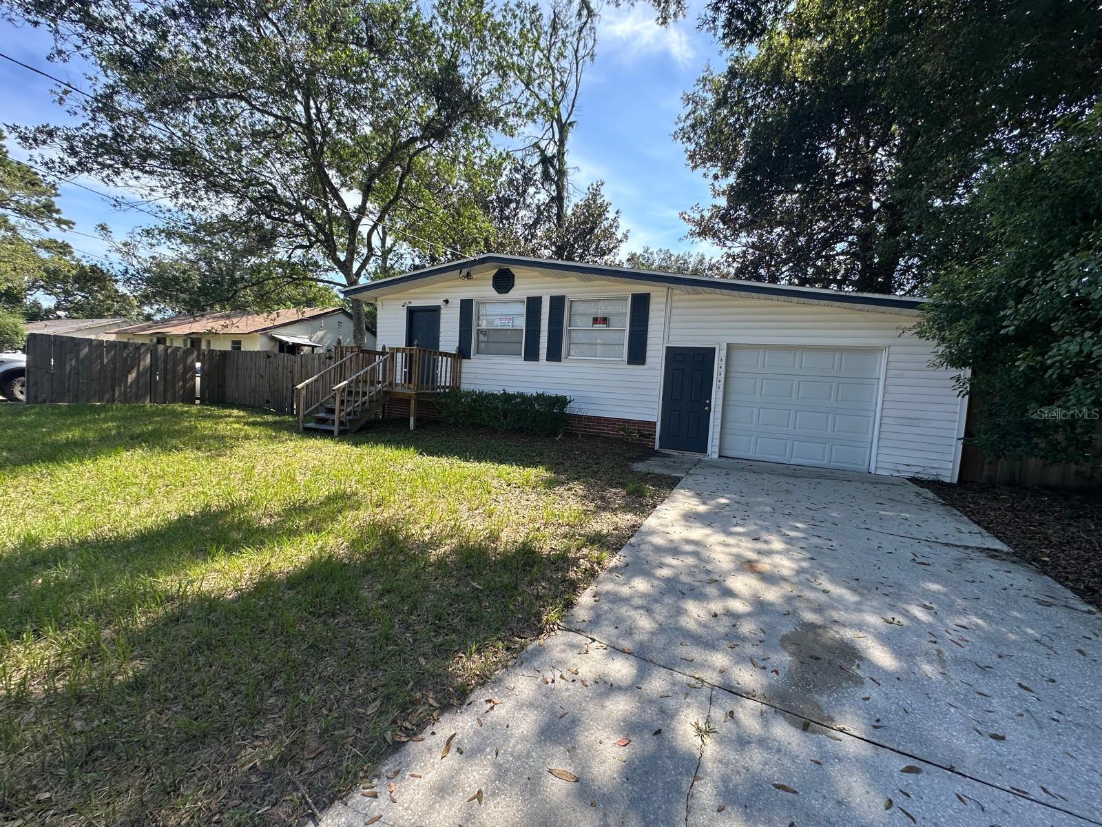 1430 RON RD — photo 2