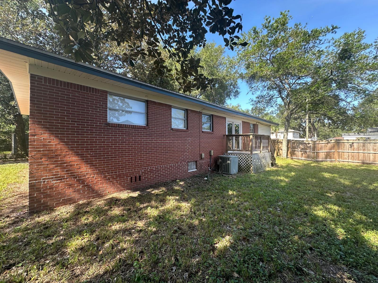 1430 RON RD — photo 4