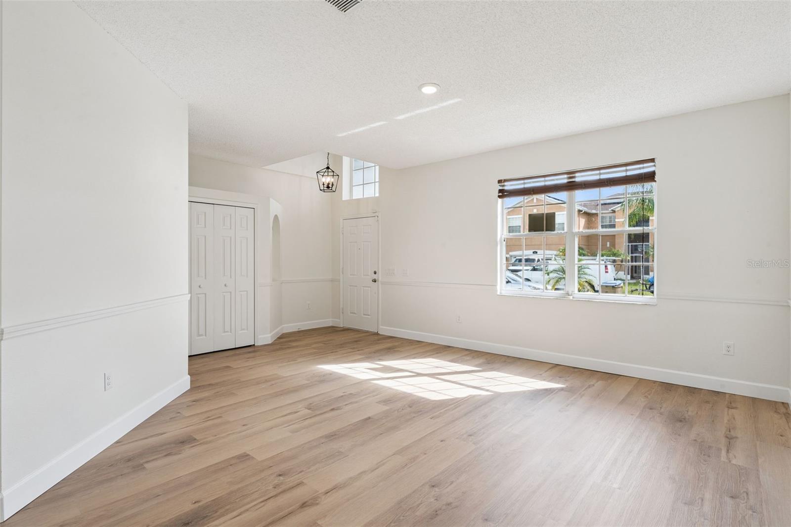 406 BRIDGEWATER CT — photo 3