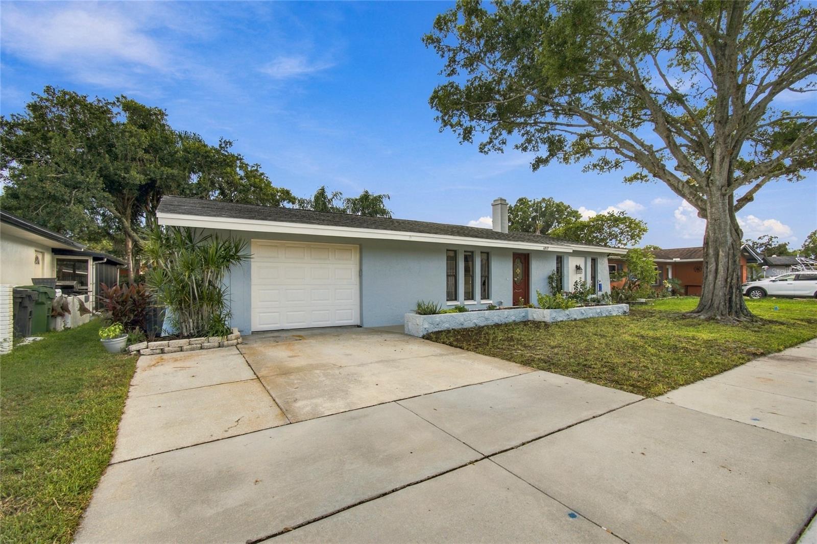1813 DRIFTWOOD CIR N — photo 2