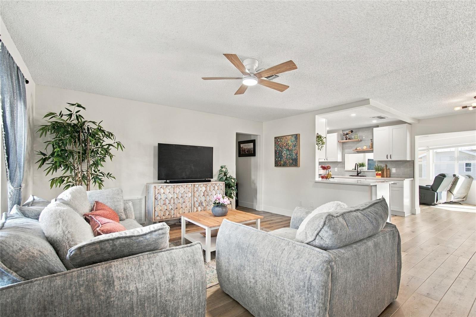 1813 DRIFTWOOD CIR N — photo 4
