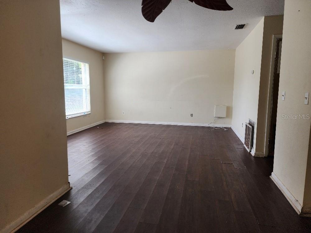 3814 E CAYUGA ST — photo 2