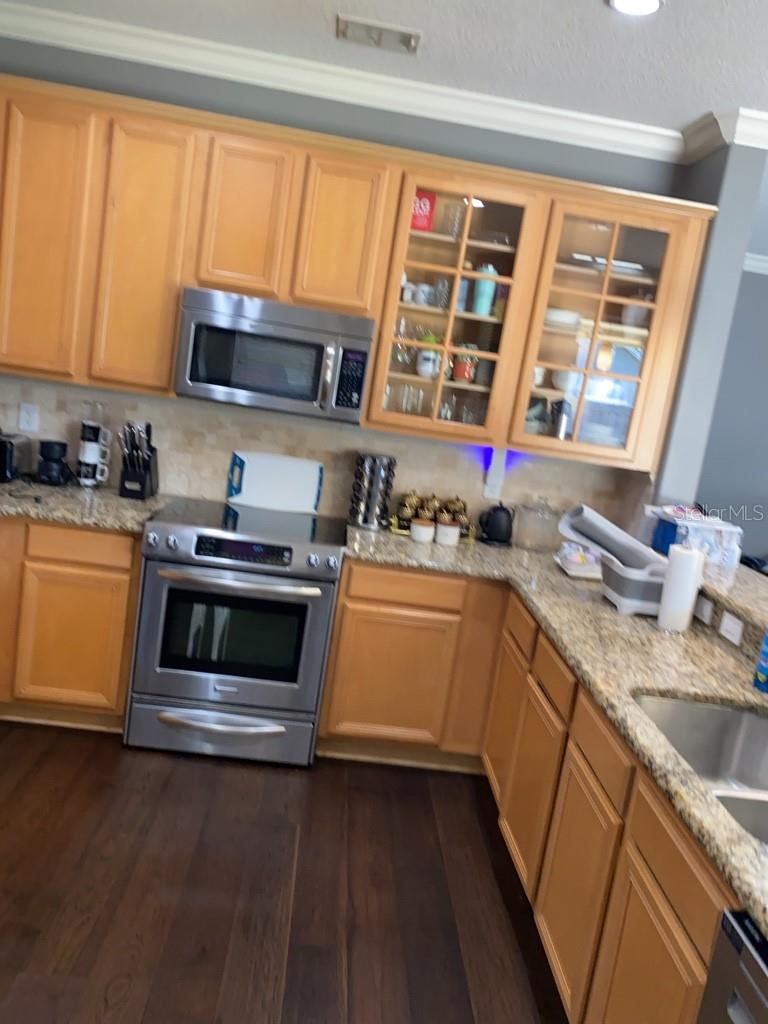 1109 LANDALE CT — photo 4