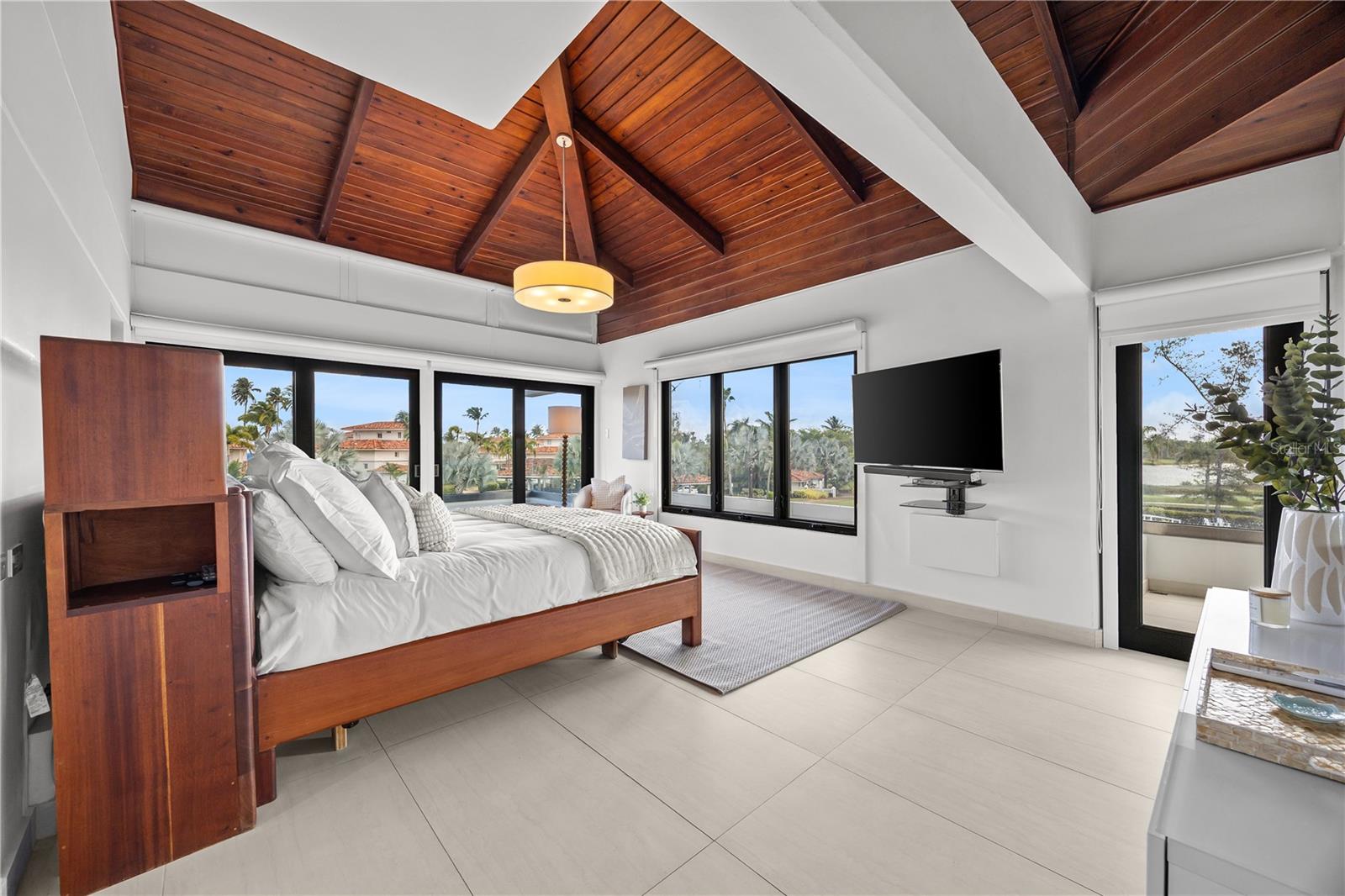 800 THE REDONDA ESTATE — photo 32
