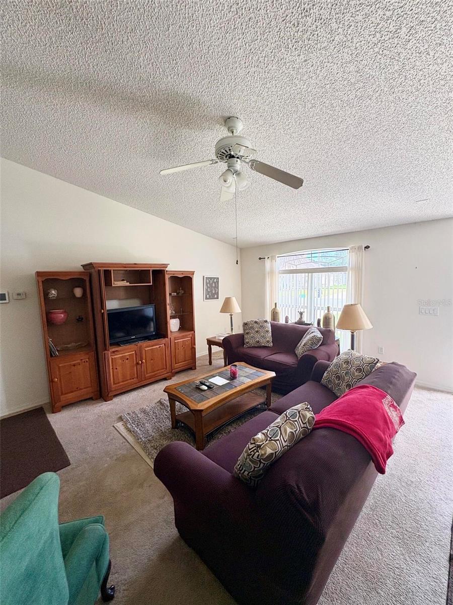 68 BALTIMORE LN — photo 3