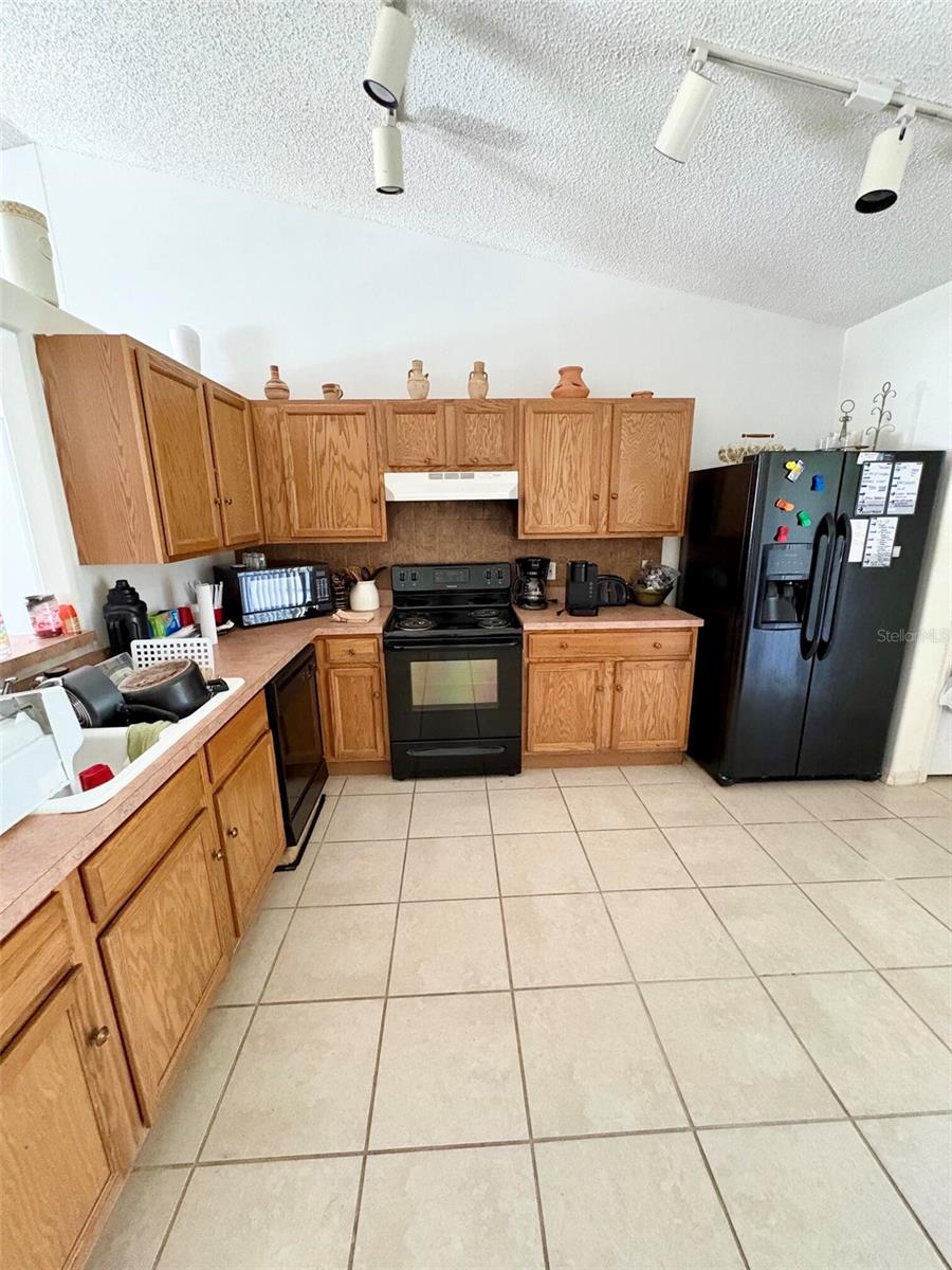 68 BALTIMORE LN — photo 4