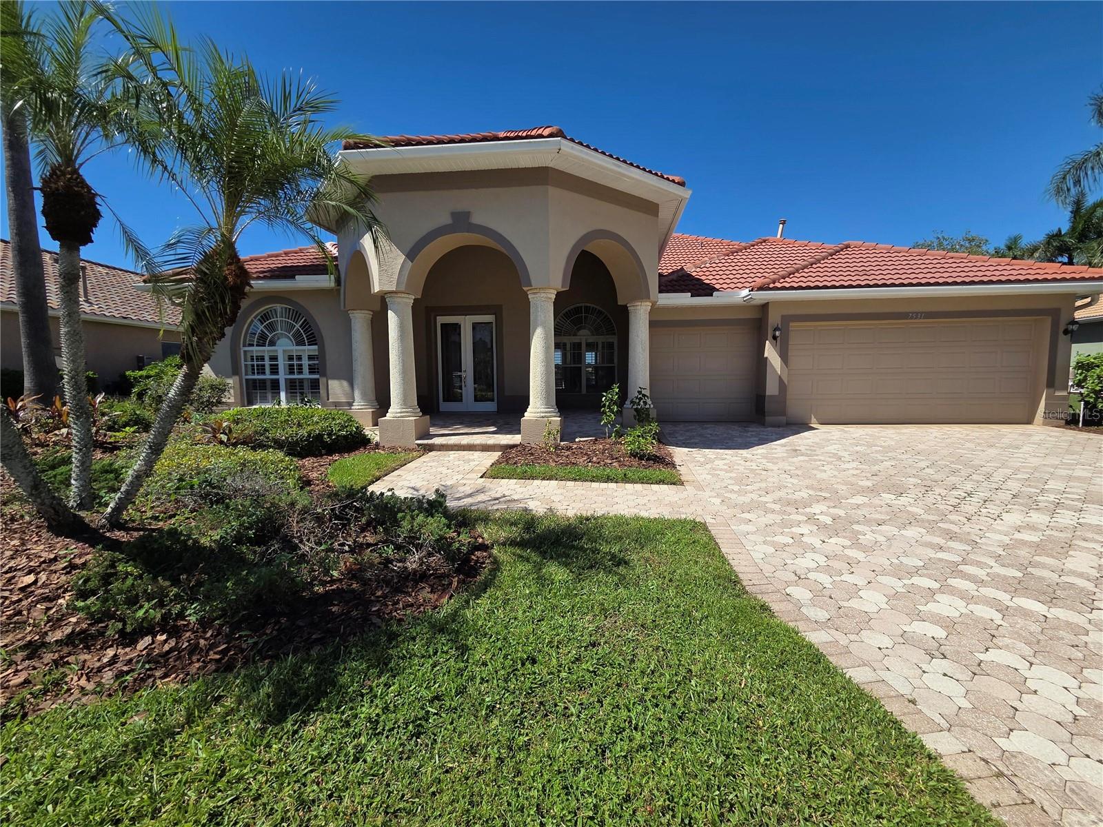 7531 CAMDEN HARBOUR DR — photo 2
