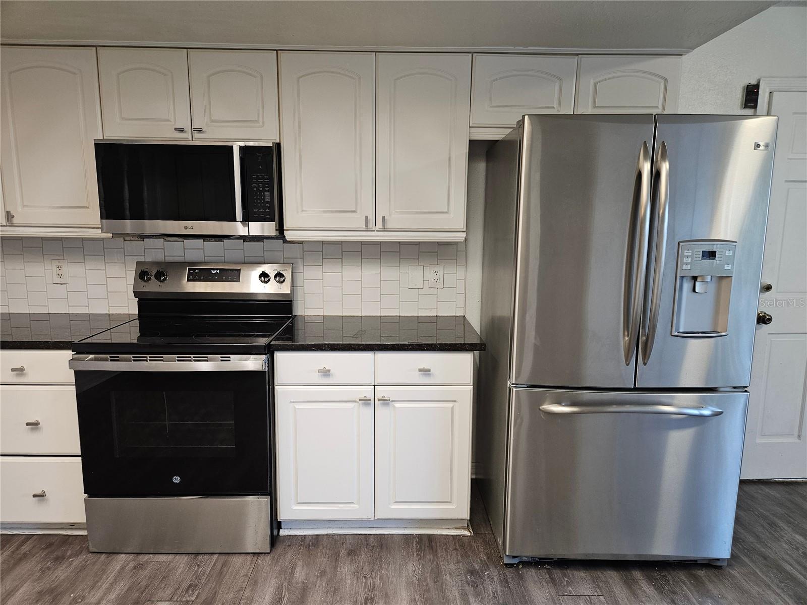 2731 MOSS GROVE BLVD — photo 4