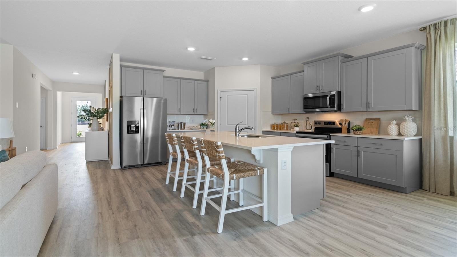 3633 BONSPIEL DR — photo 4