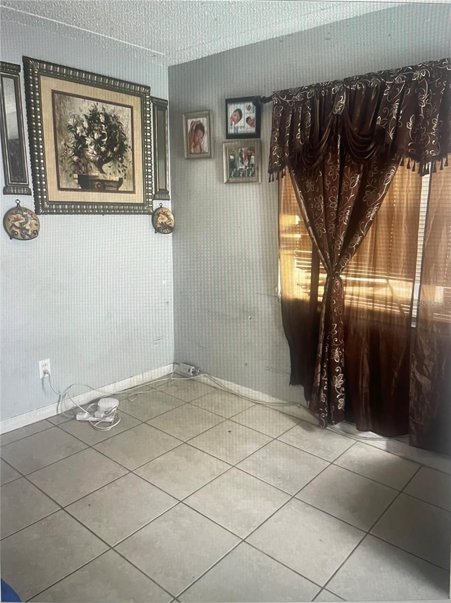 1112 6TH ST E — photo 3