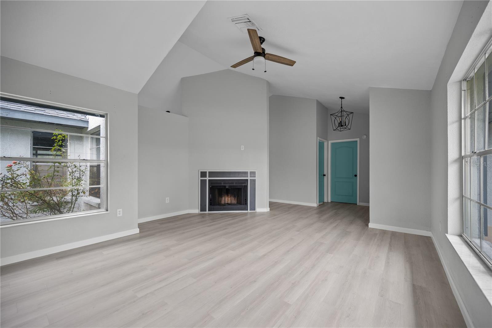 2041 SHADOW PINE DR — photo 3