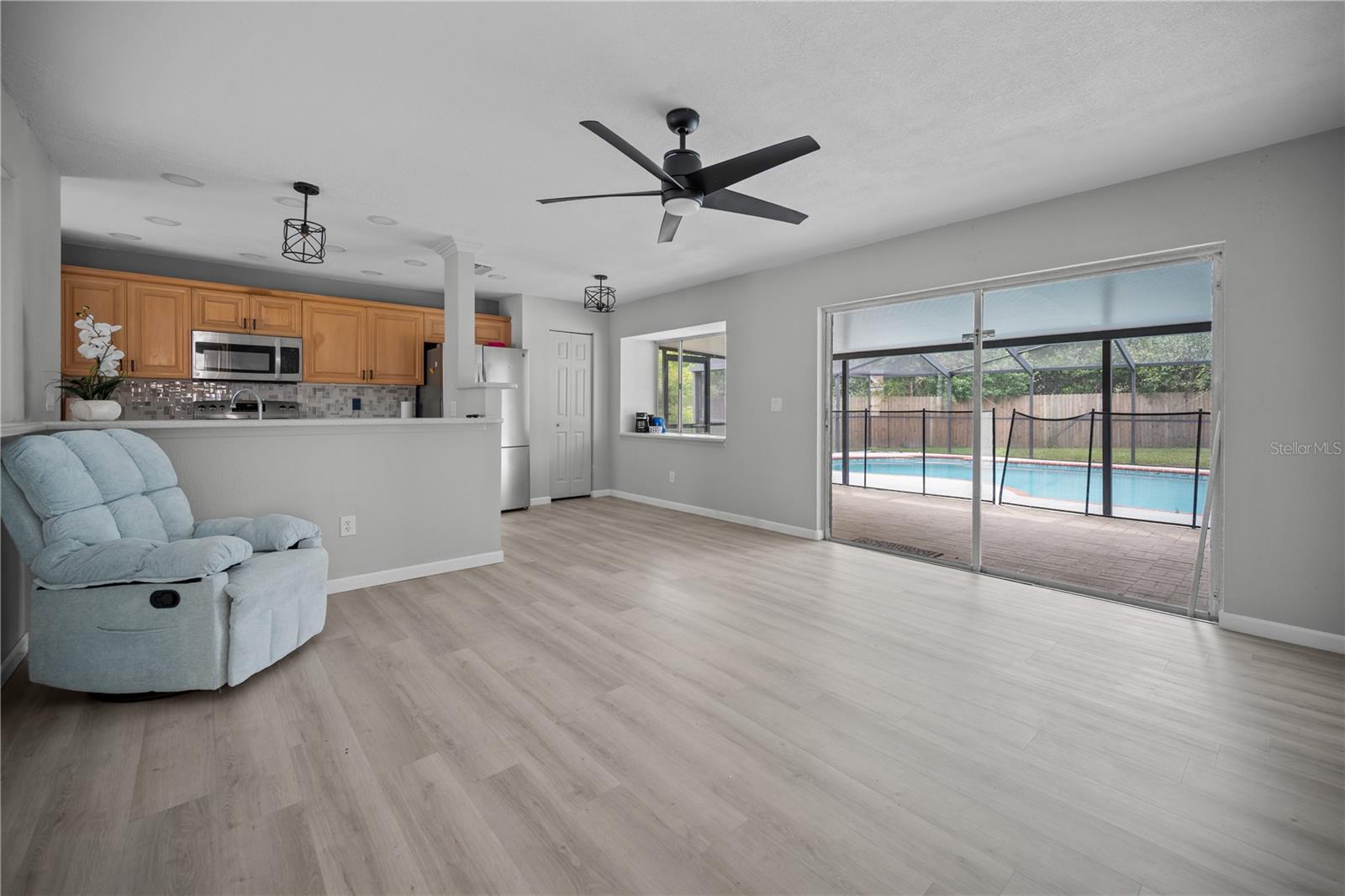 2041 SHADOW PINE DR — photo 4