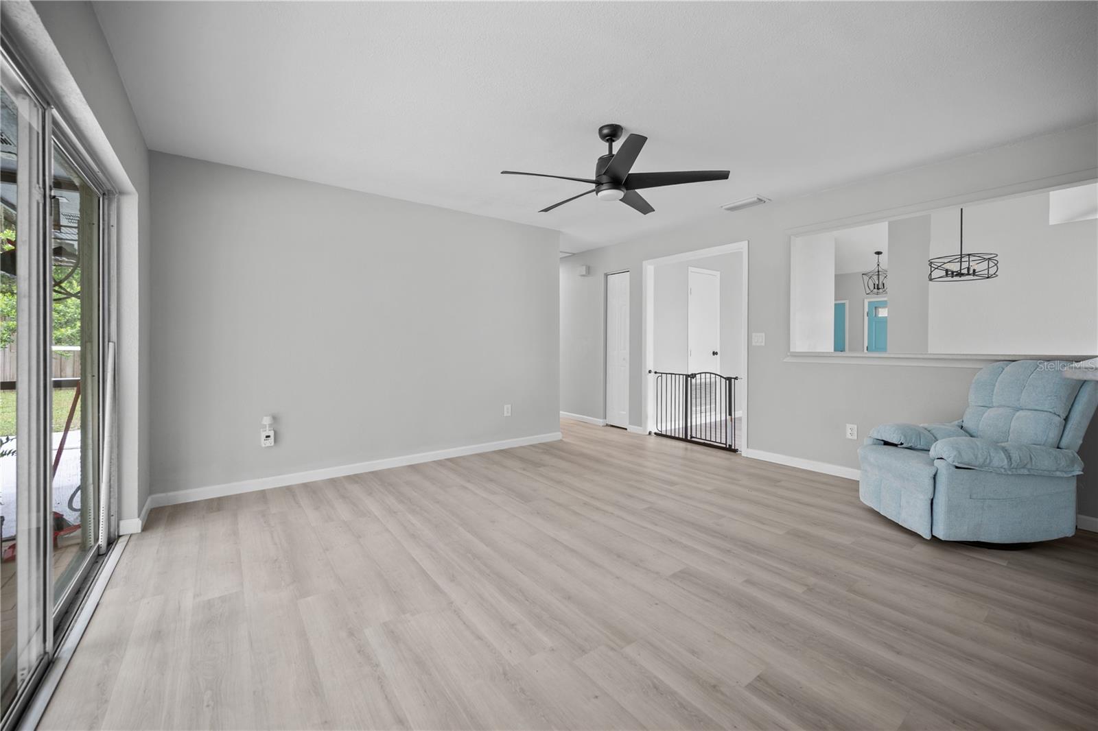 2041 SHADOW PINE DR — photo 5